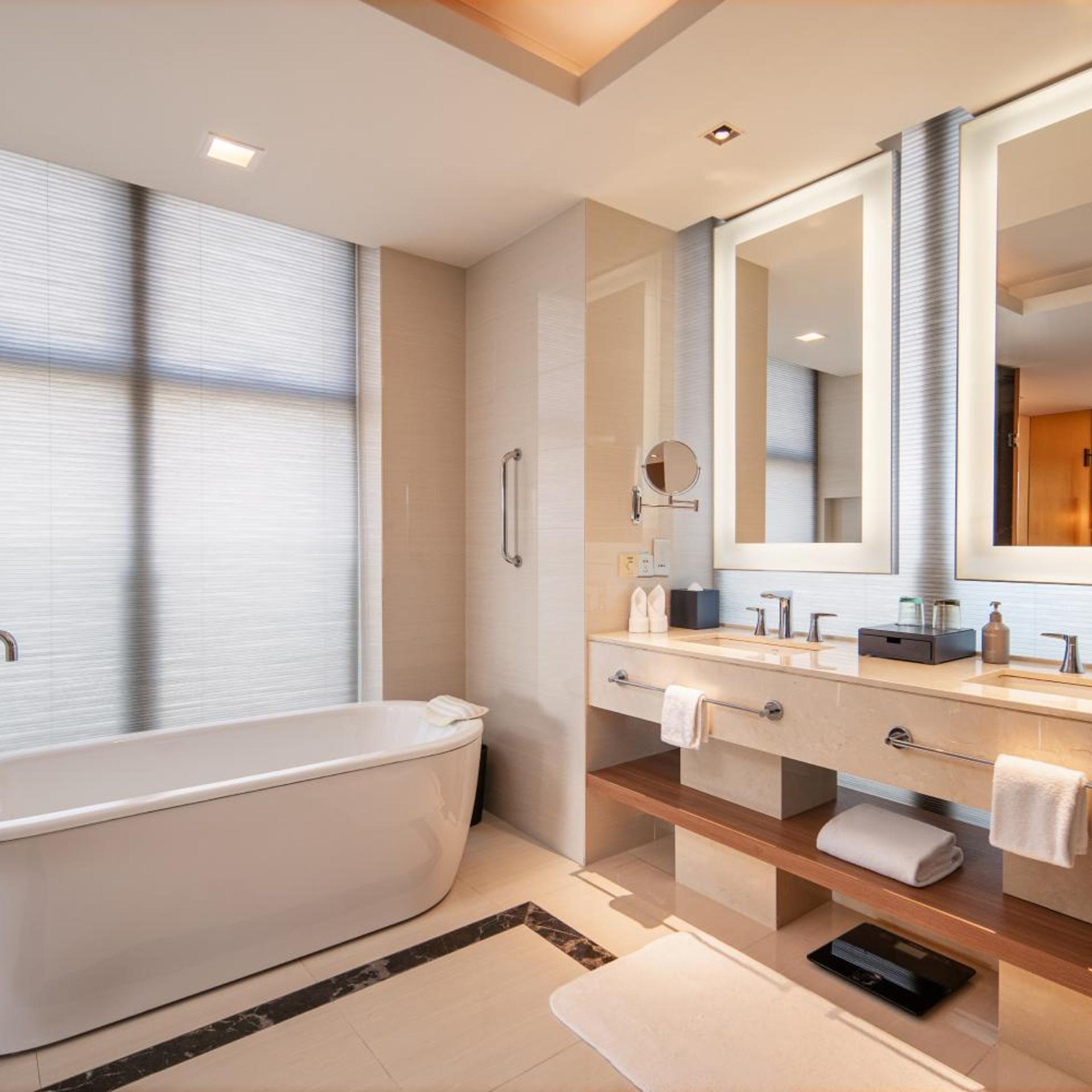 1 Bedroom, Study, Suite, King Bed، HOLIDAY INN GUANGZHOU SCIENCE CITY 7/9