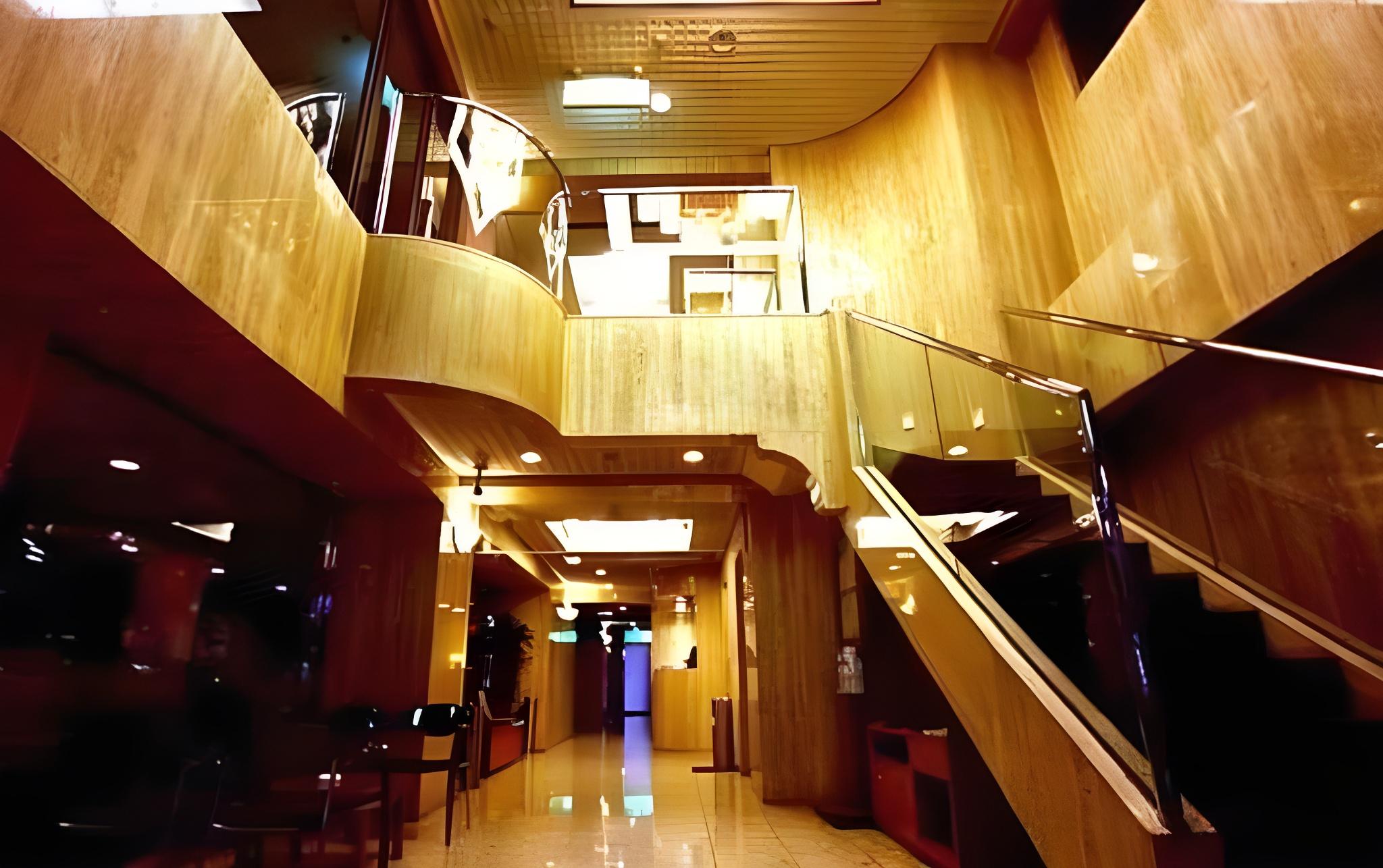 Fukuoka Arty Inn 12/53