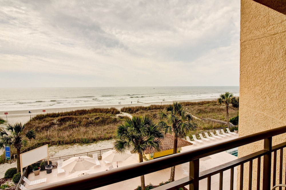 Best Western Ocean Sands Beach Resort 16/35