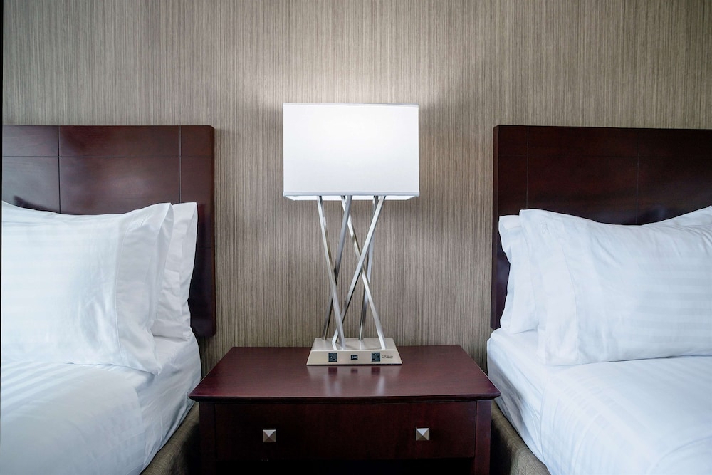 Nashville Airport Marriott 13/72