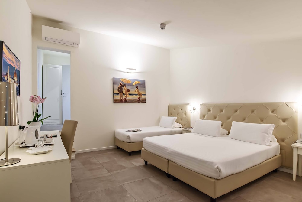 Hotel Accademia 15/56