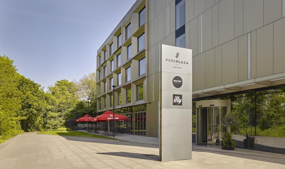 Park Plaza Park Royal 65/67