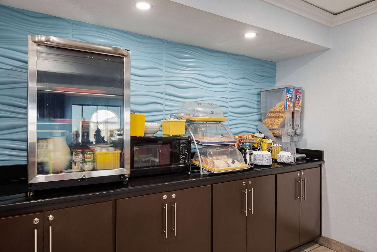 Days Inn by Wyndham Miami 15/27