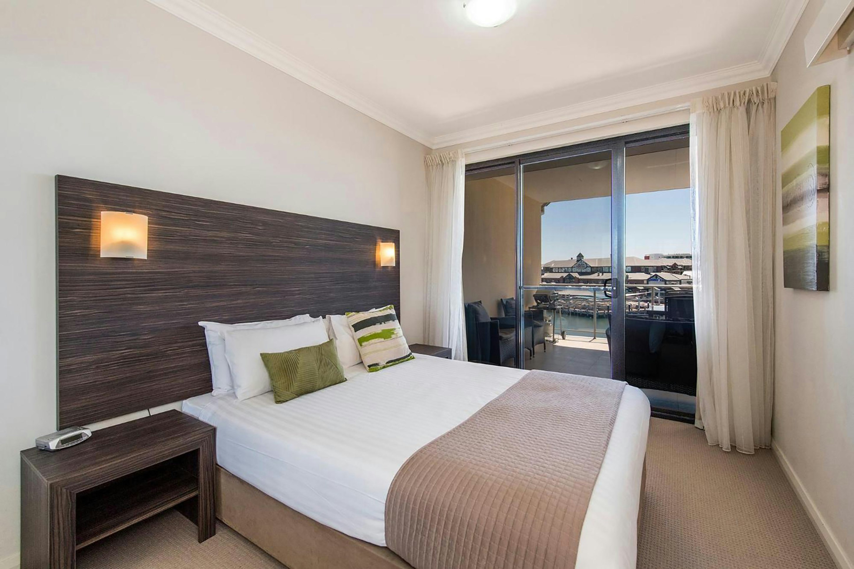 Dolphin Quay Apartments 17/71