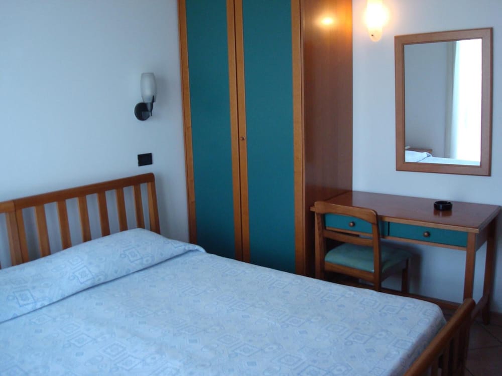 Albergo Bar Cenni 34/48