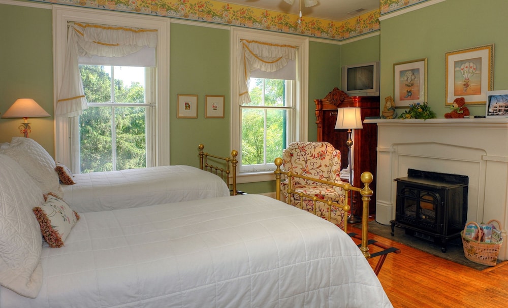 Rockwood Manor 30/71
