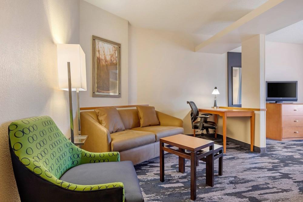 Fairfield Inn Suites Rockford 32/46