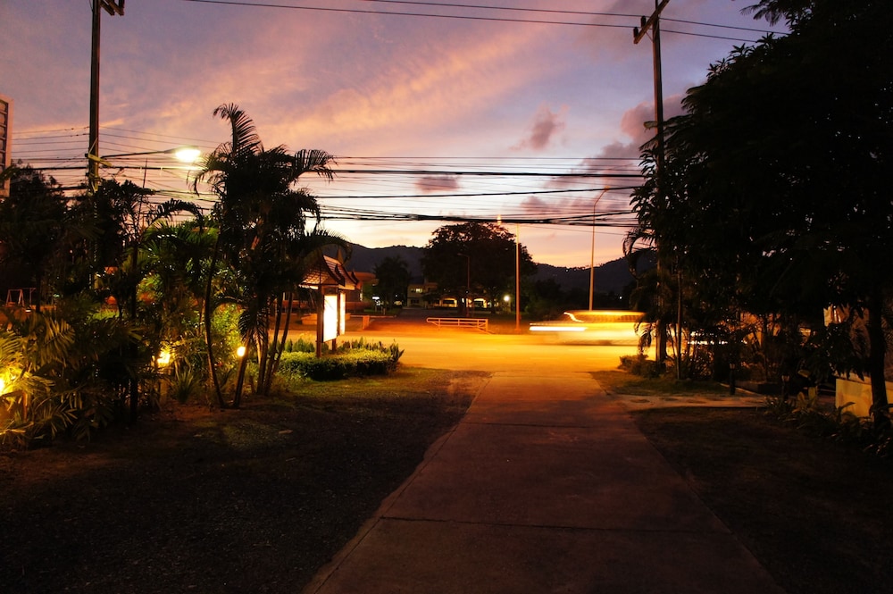 Palm Village 62/67