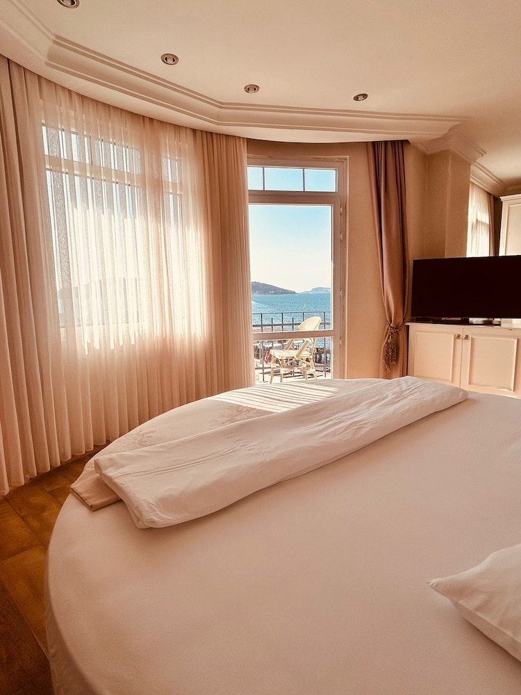 Buyukada Princess Hotel 13/50