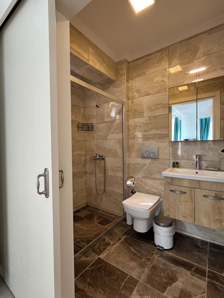 Valitsa Otel 31/33