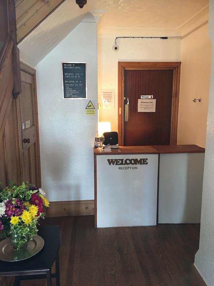 Whiteways Hotel 3/34