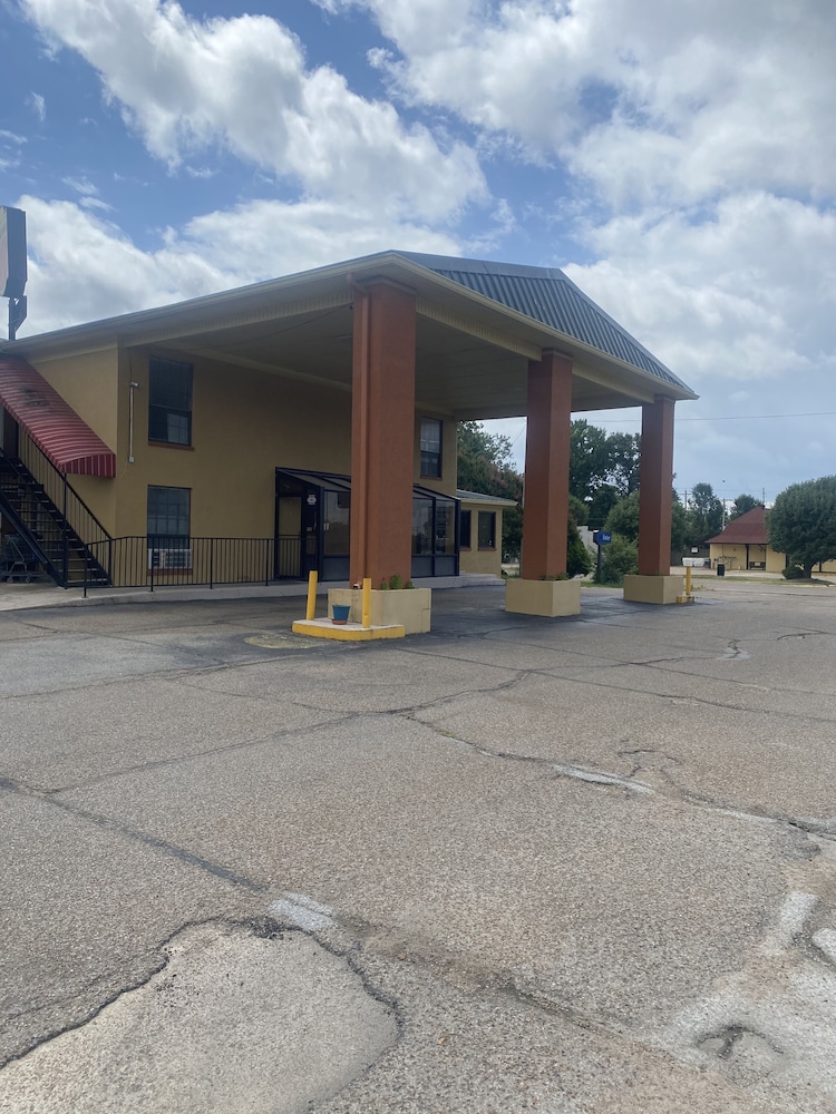 Diamond Inn Forrest City I-40 38/46