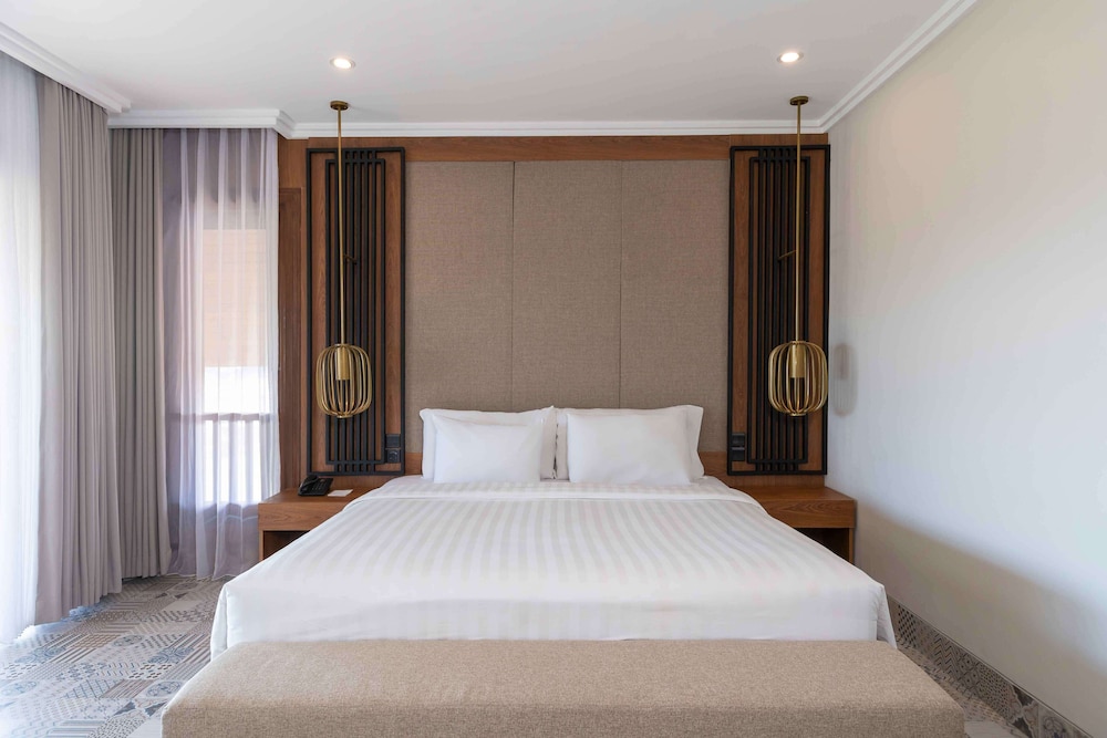 Sense Canggu Beach Hotel 8/69