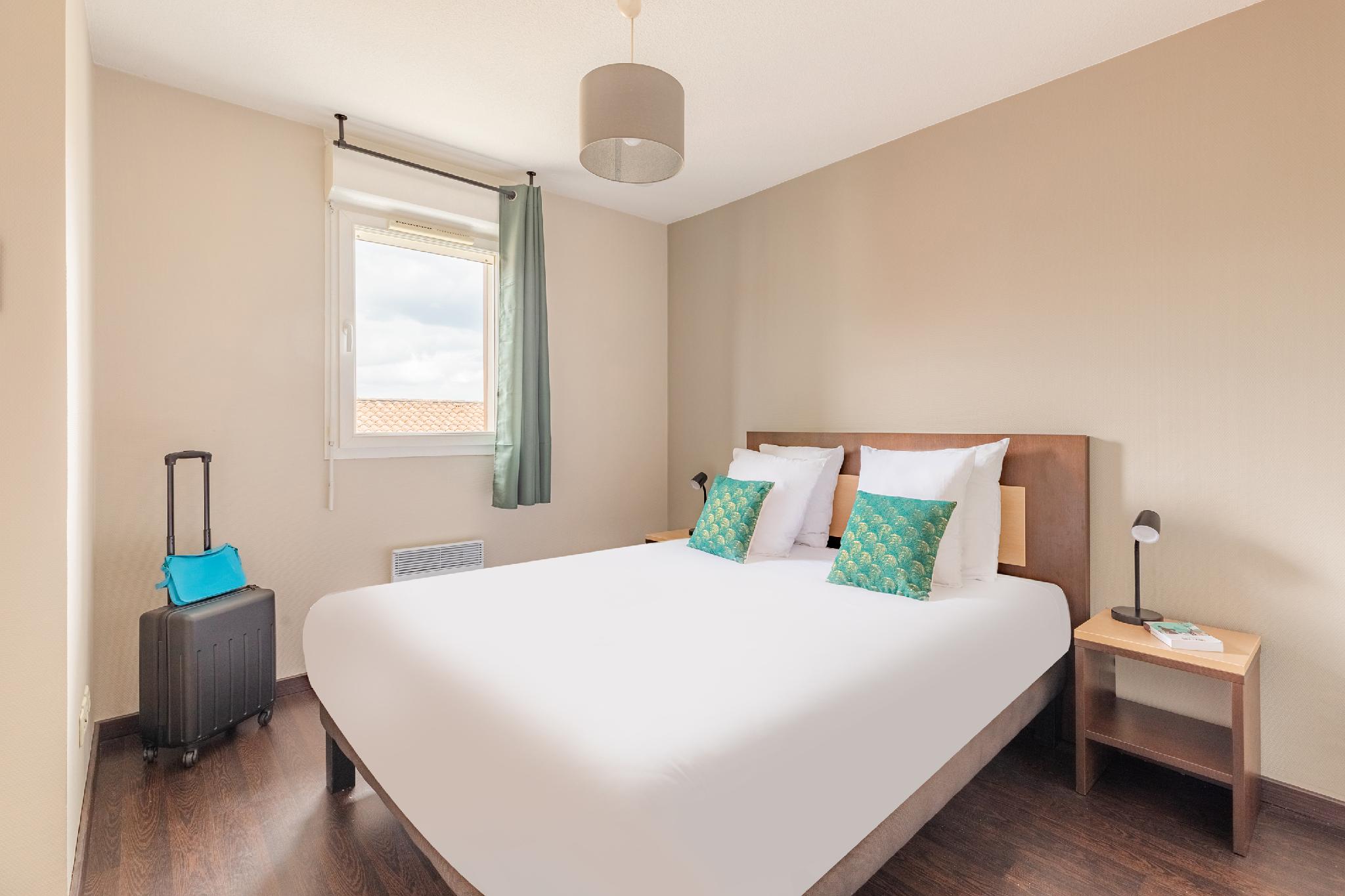 1 BEDROOM, APARTMENT