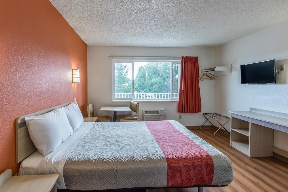 Motel6 Beaverton, OR 17/39