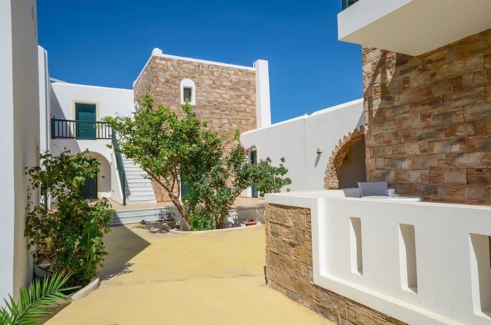 Plaka Hotel I 56/62