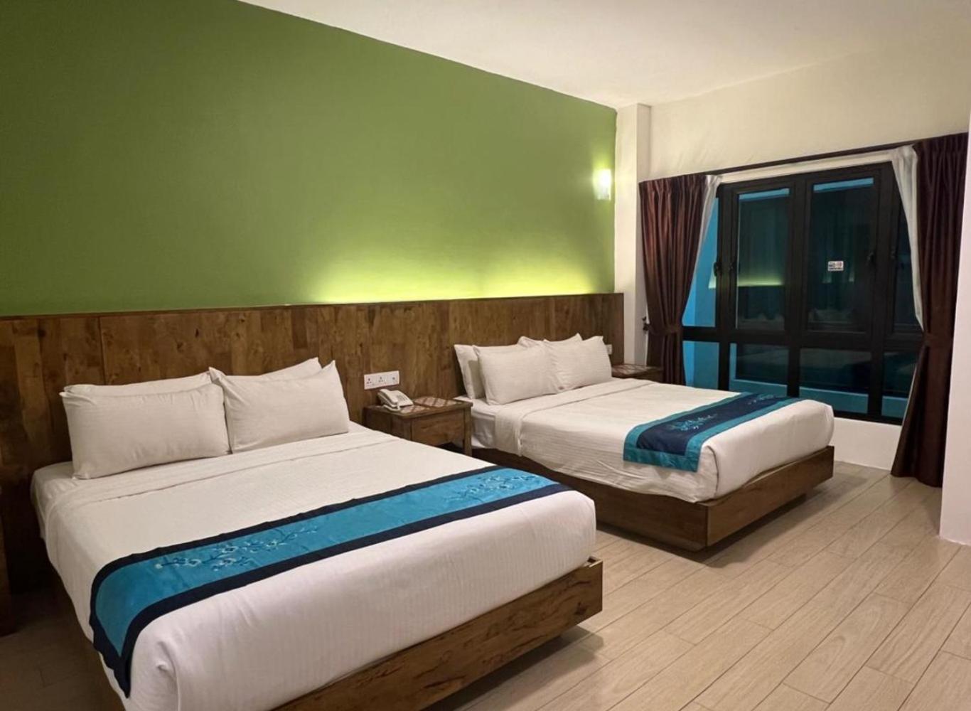 4 Rooms, Classic, Deluxe, Family