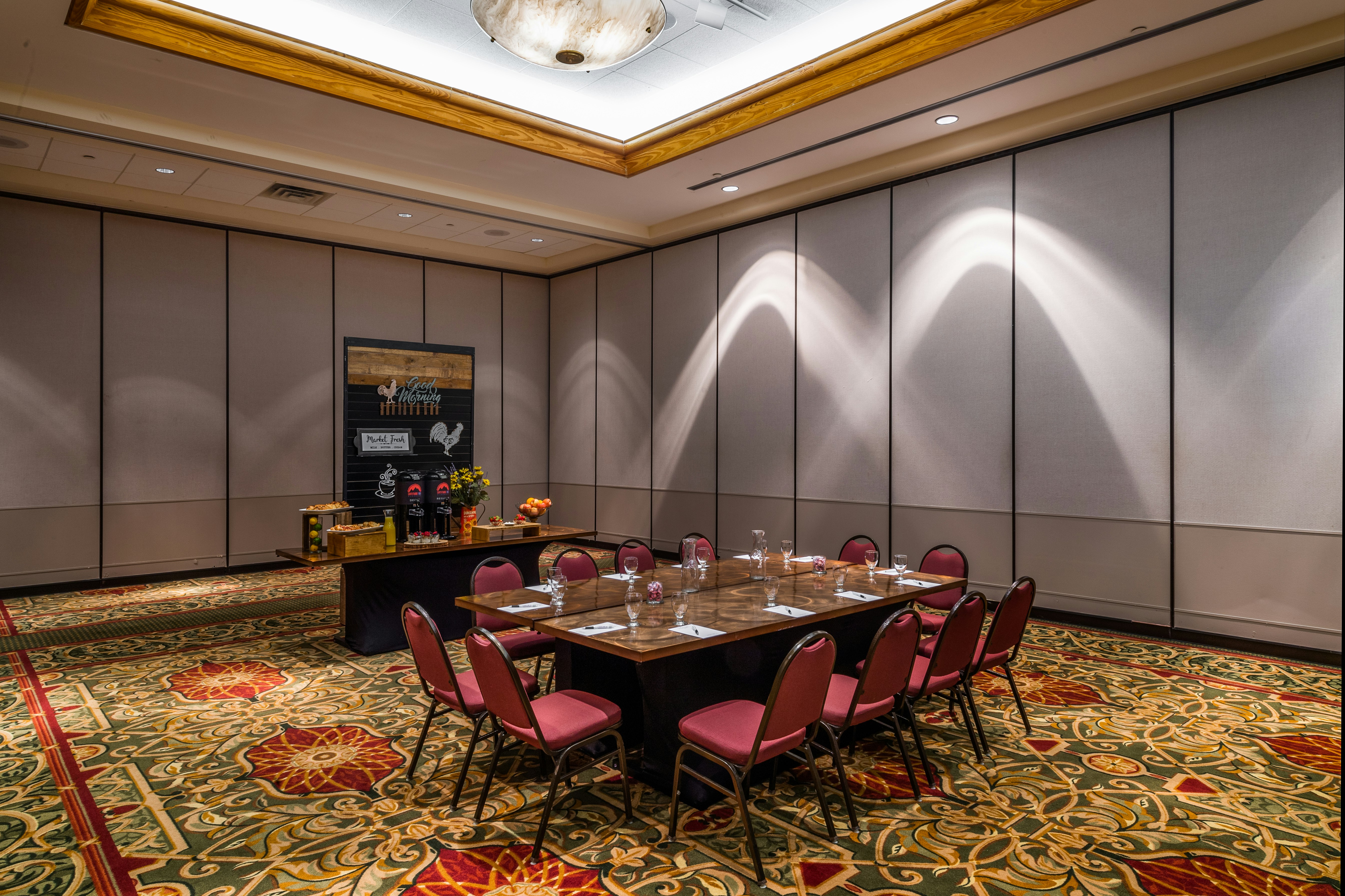 Holiday Inn Estes Park 72/84