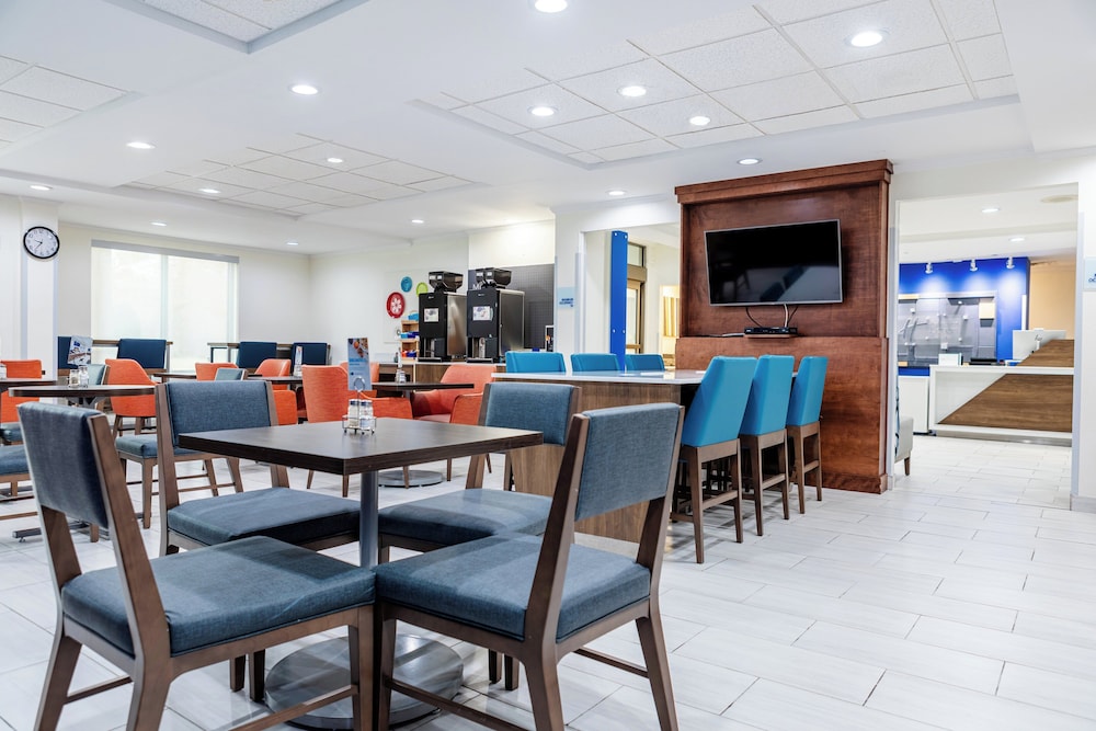 Holiday Inn Express Hotel And Suites Memphis Germantown 57/69