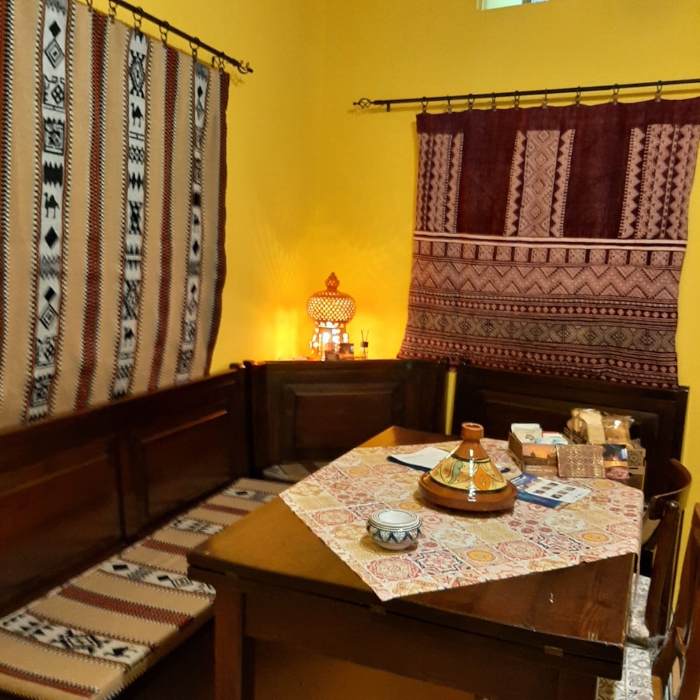 Mirabilia Arab House 22/28