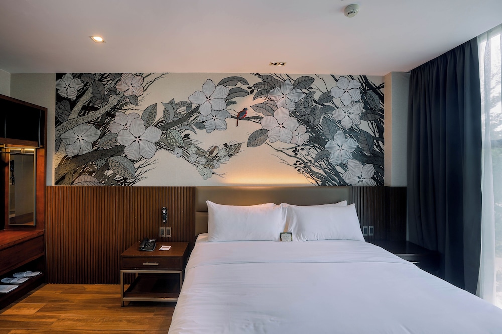 The Henry Hotel Roost Bacolod 25/93