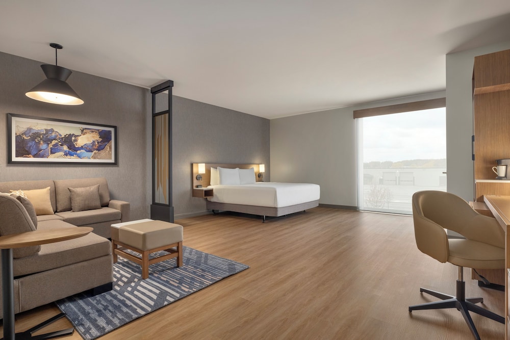 Hyatt Place Windsor 35/50
