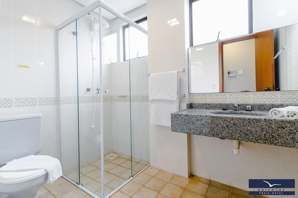 Gaivotas Praia Hotel 32/36
