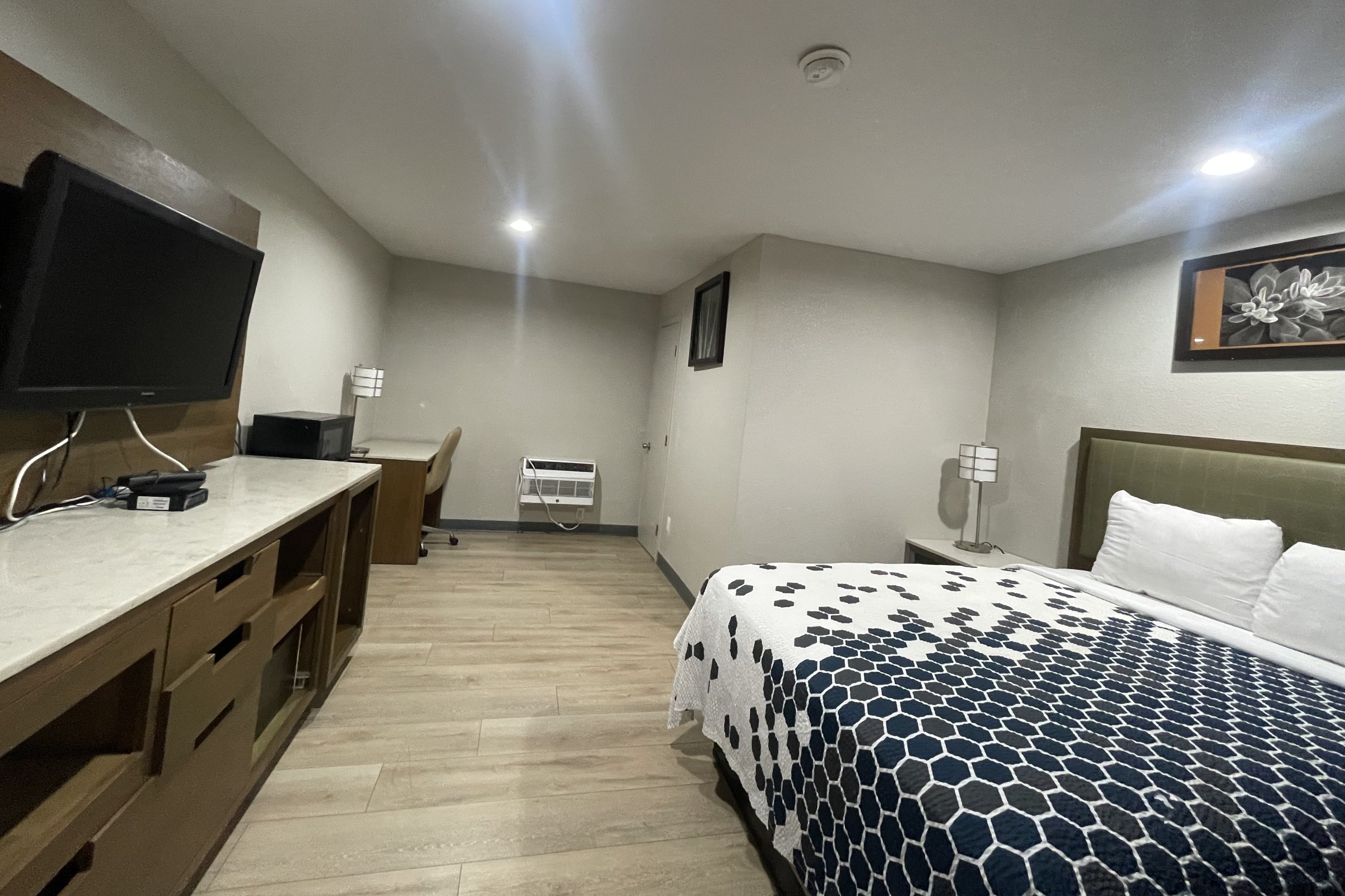 Big 7 Motel 20/34