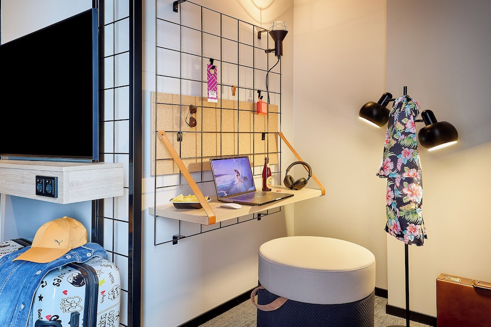 Moxy Luxembourg Airport 18/26