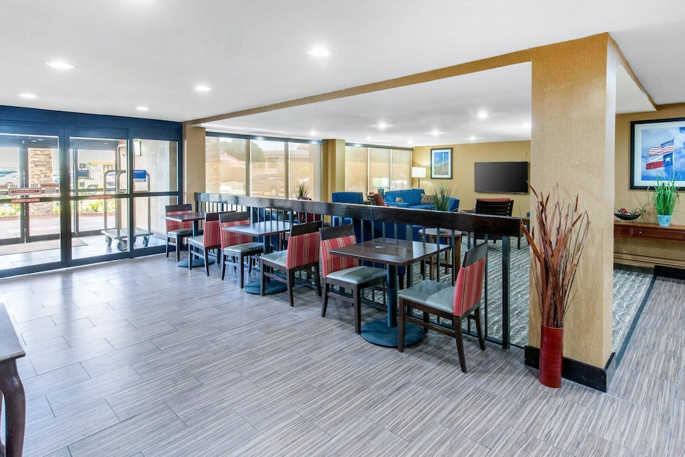 Comfort Inn Wichita Falls North 39/46