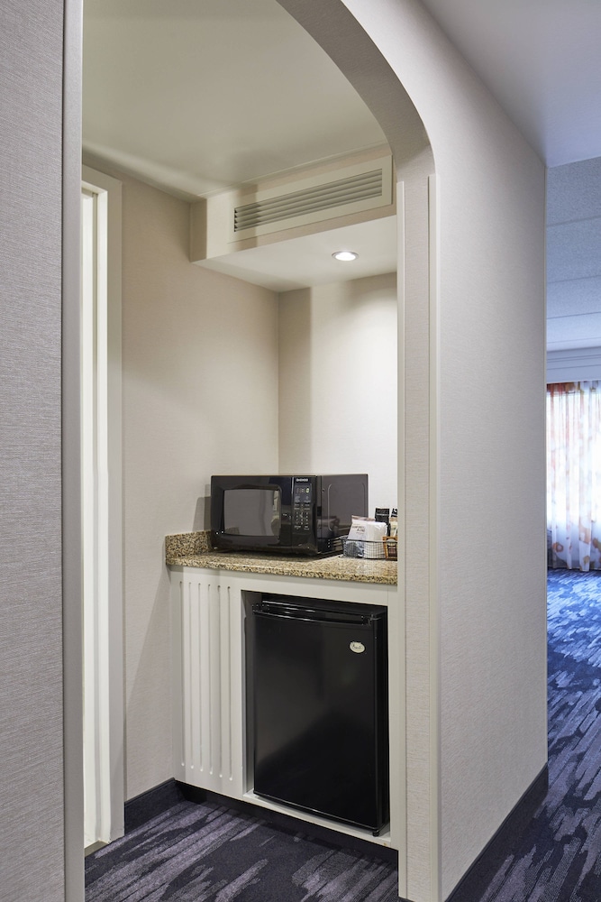 Fairfield Inn & Suites Albany Airport 19/41