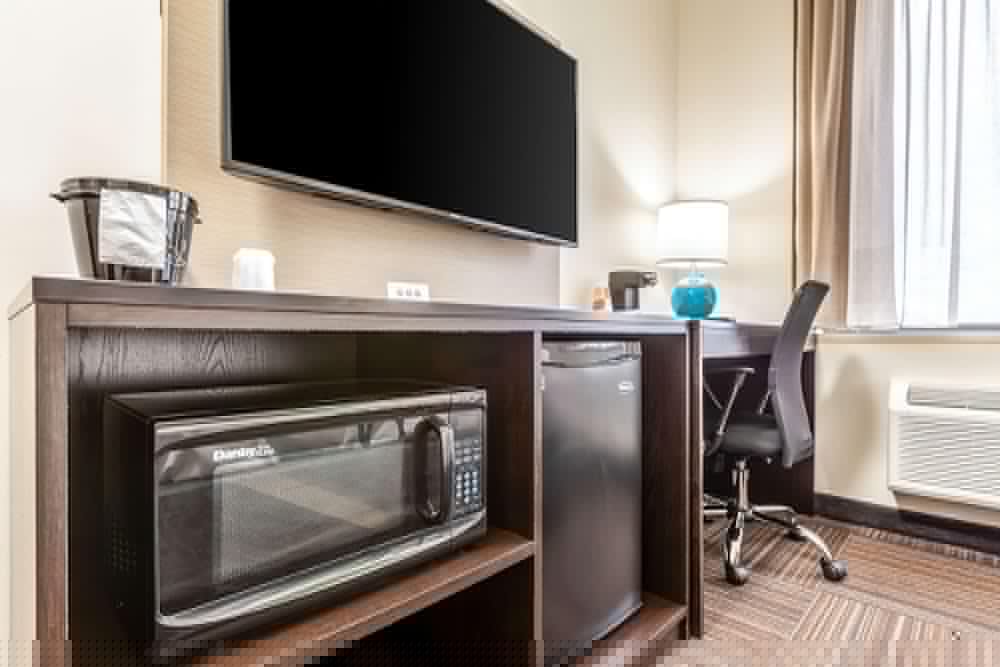 Van Wyck Hotel & Suites Near JFK Airport 39/46