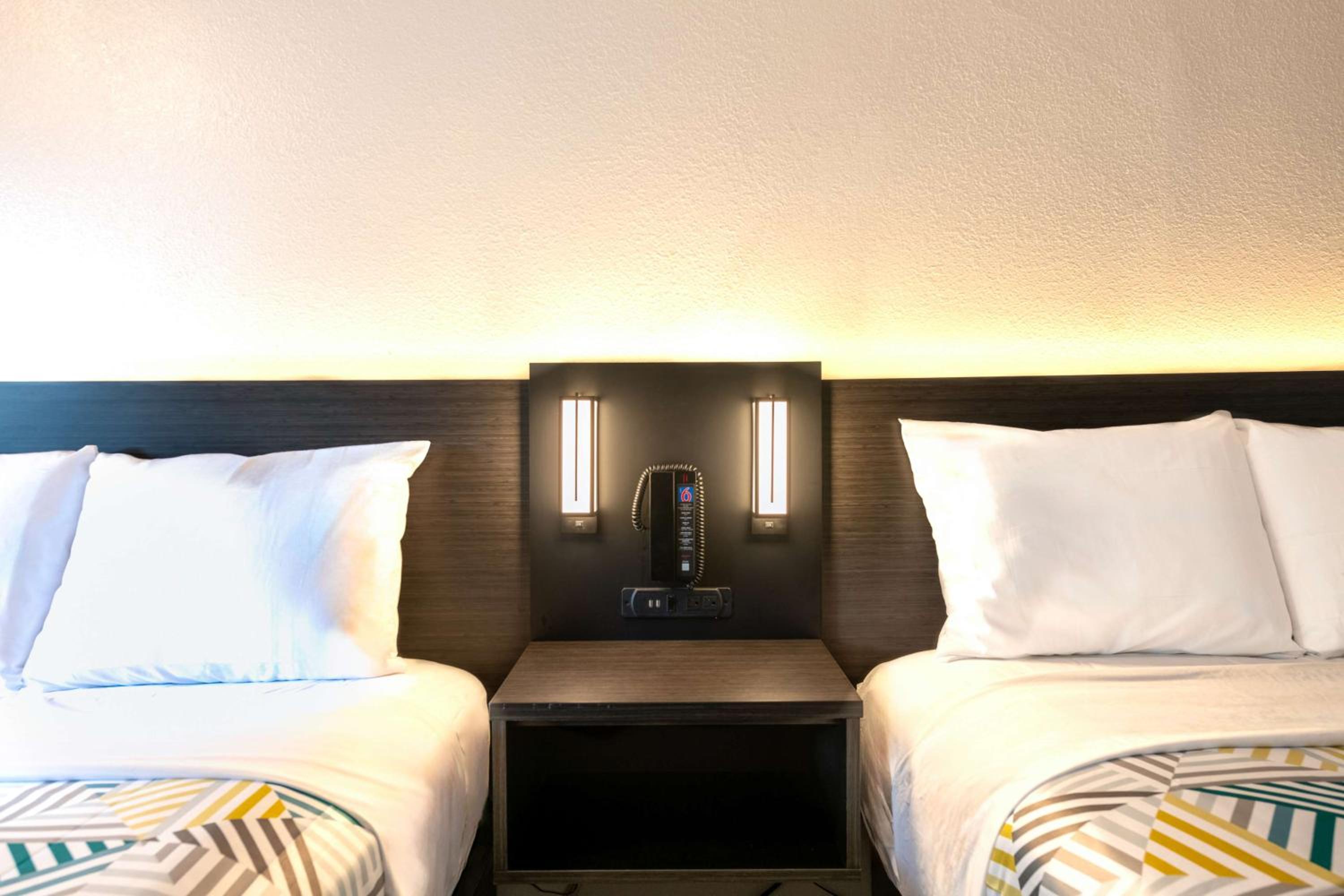 ROOM, QUADRUPLE, ACCESSIBLE
