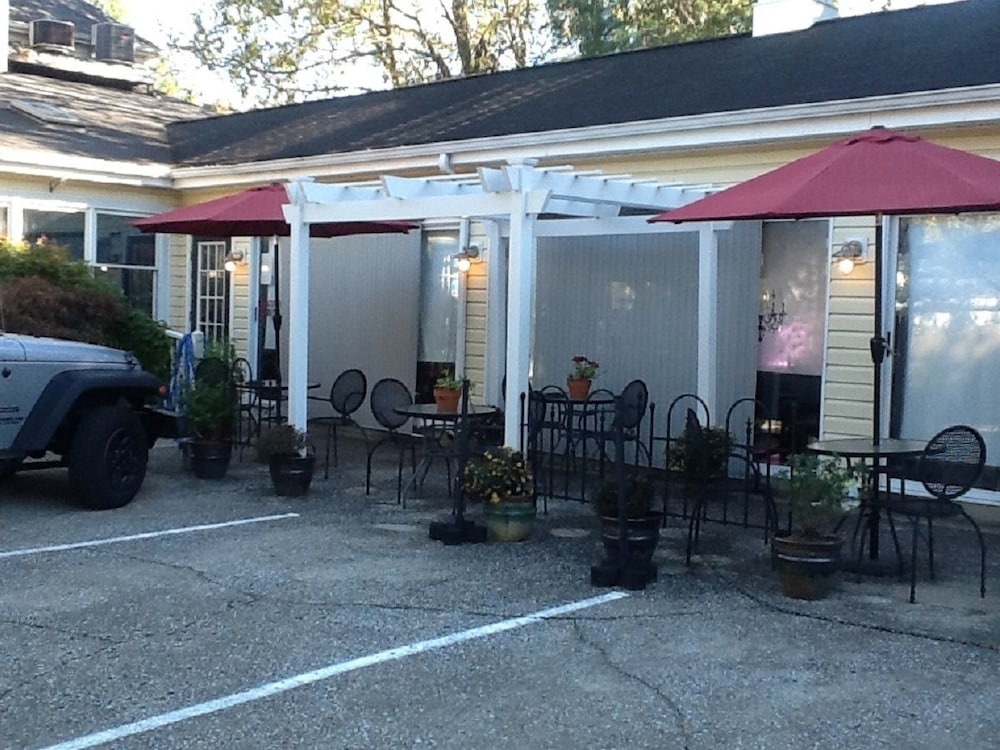 Montgomery Inn BnB 39/50