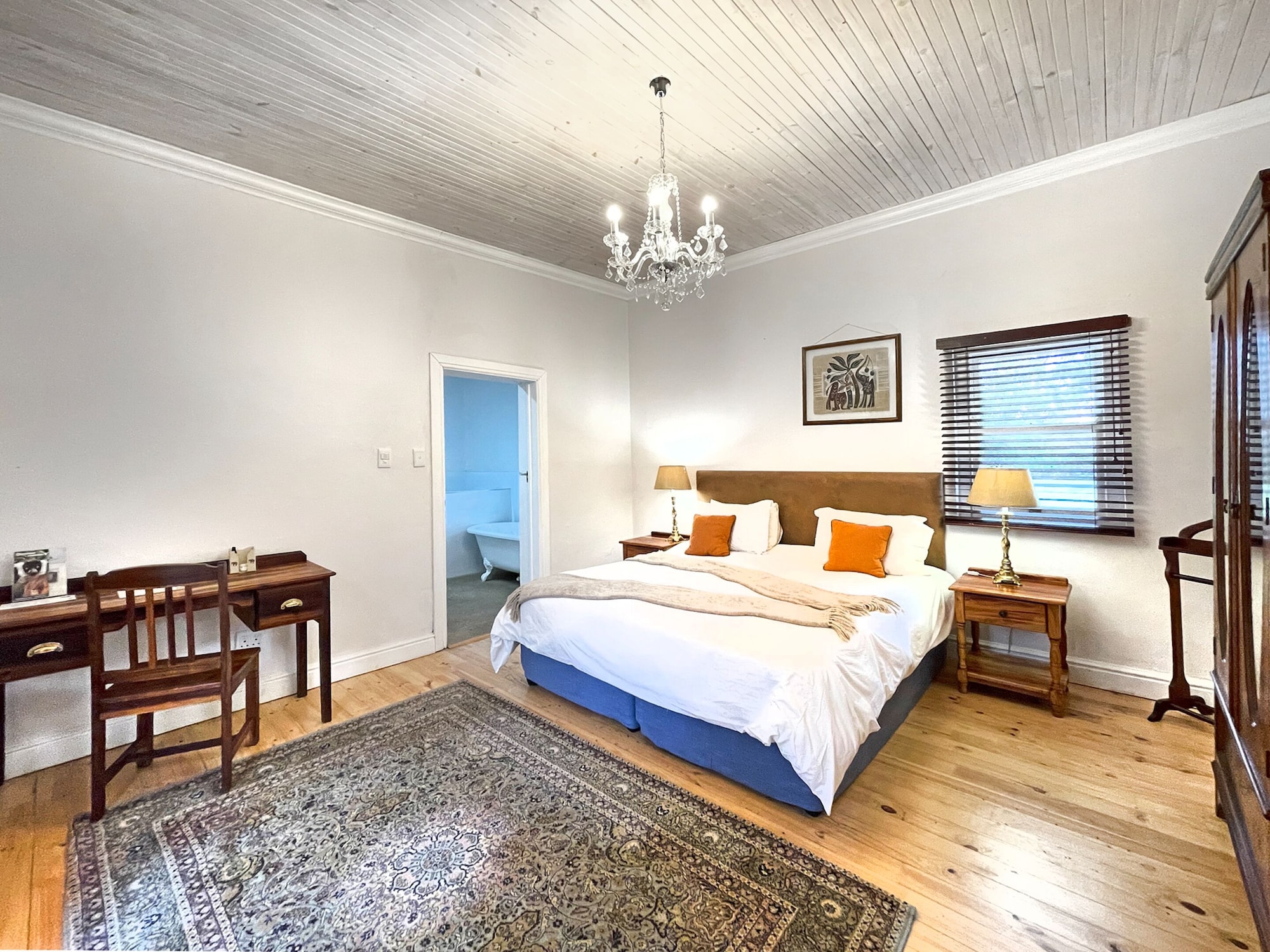 Manor, Family, Twin Beds, 2 Sofa