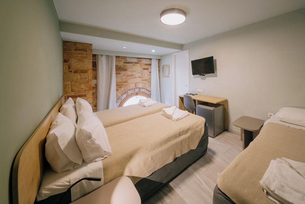 Chios City Inn 16/48