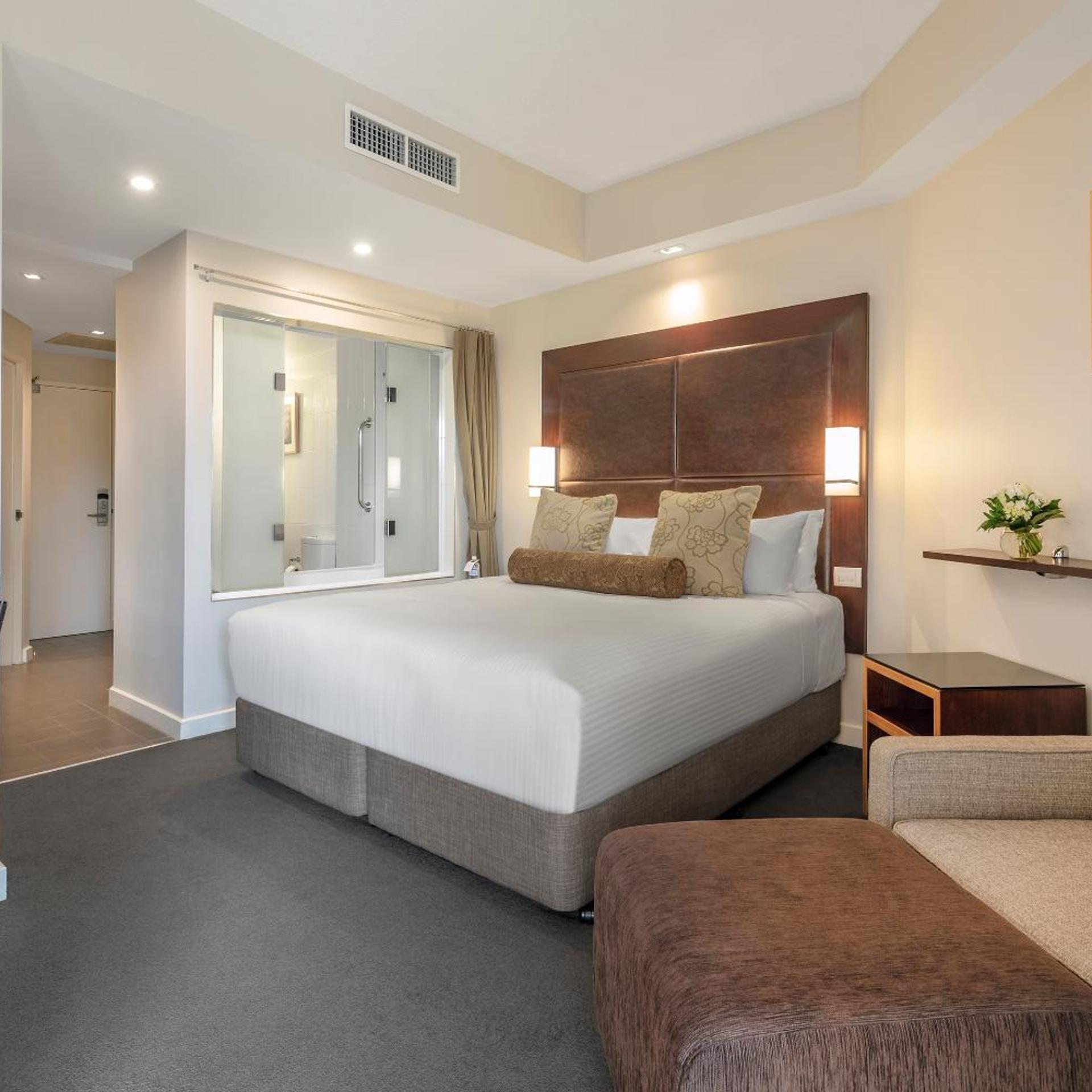 2 Bedrooms, Apartment, Double Bed, Balcony, Amora Herencia Riverwalk Melbourne 5/10