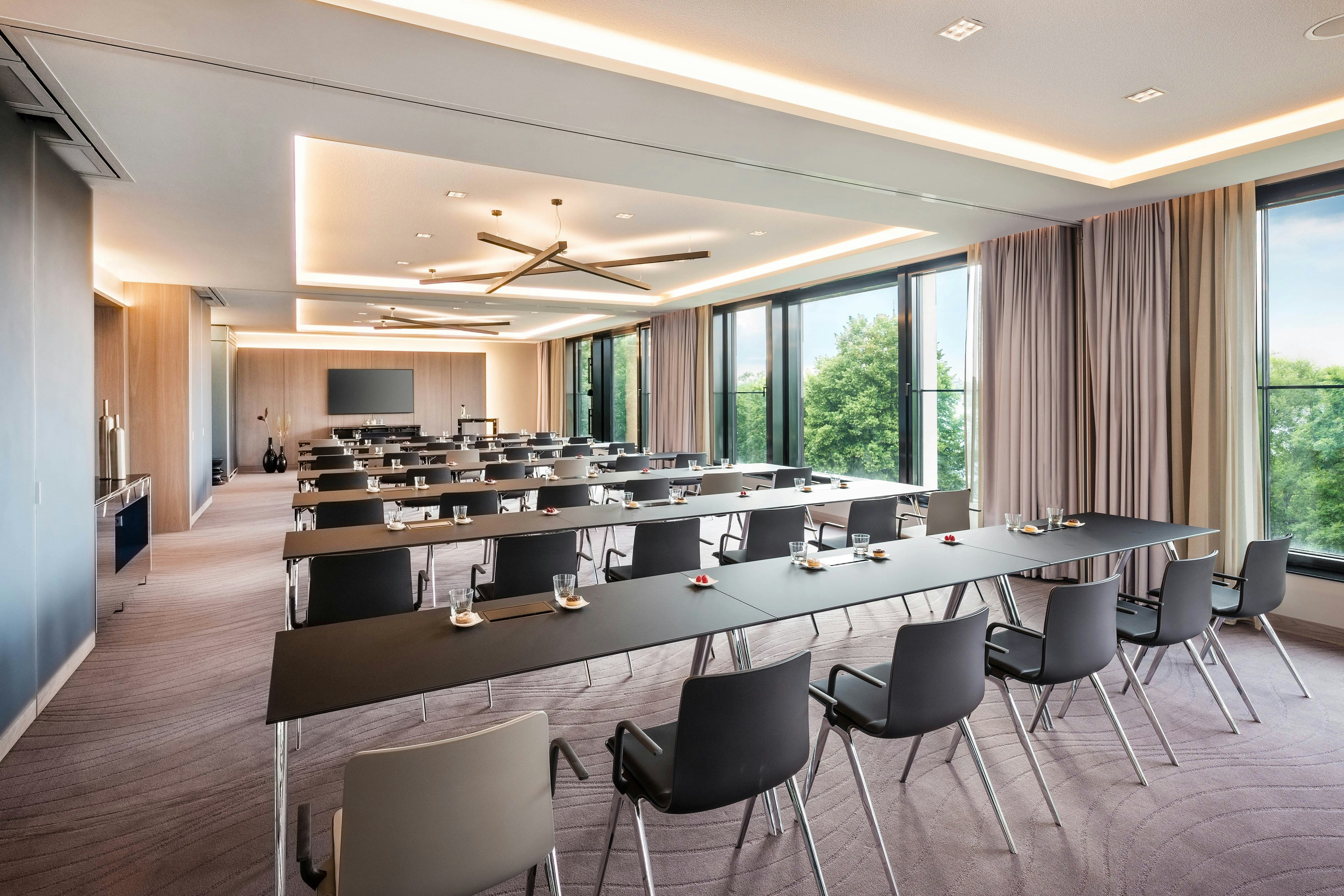 Le Meridien Hamburg 48/53