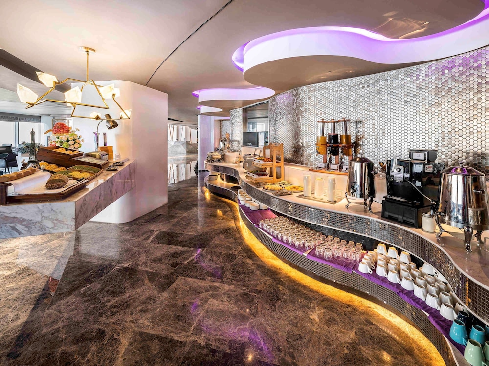 Mercure Hangzhou Qianjiang 7/67