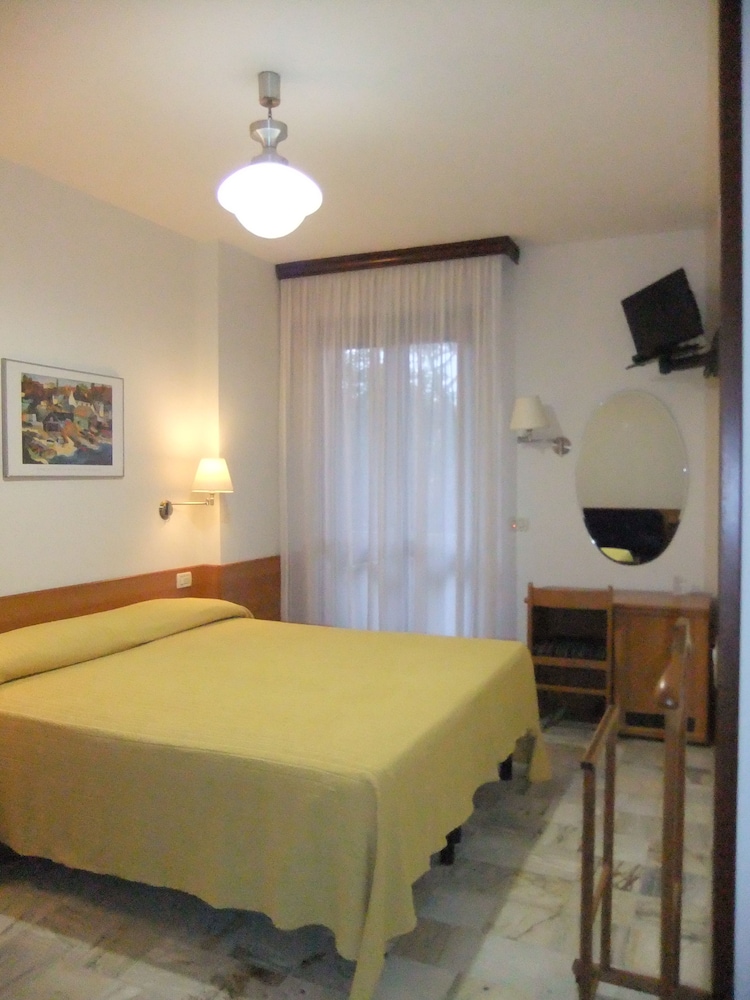 Hotel Giulio Cesare 39/46