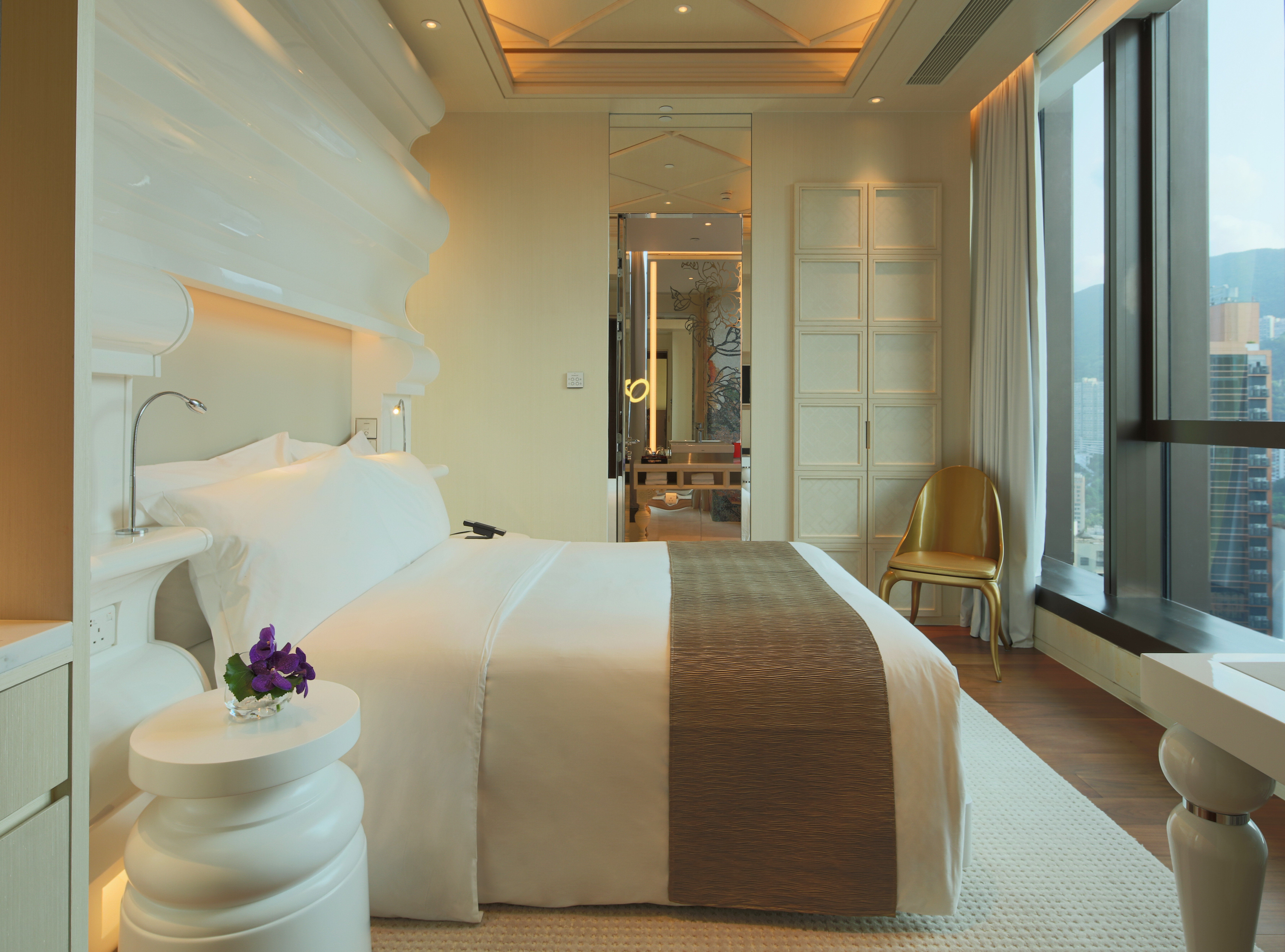 Mira Moon Hotel 13/24