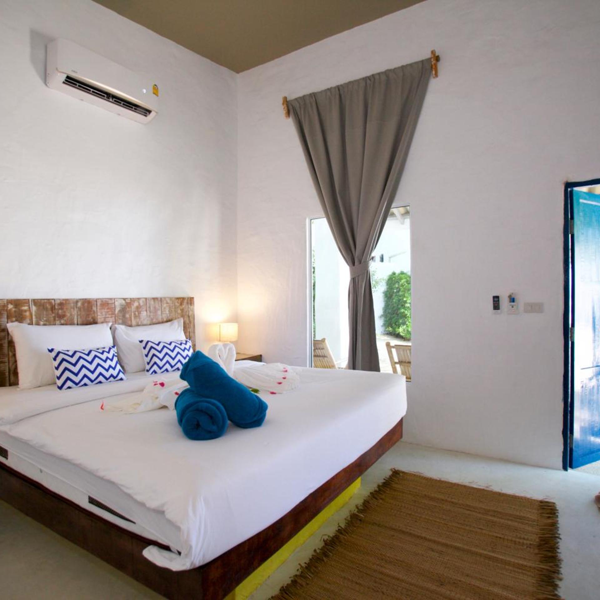 Deluxe, Cottage, Beach Side