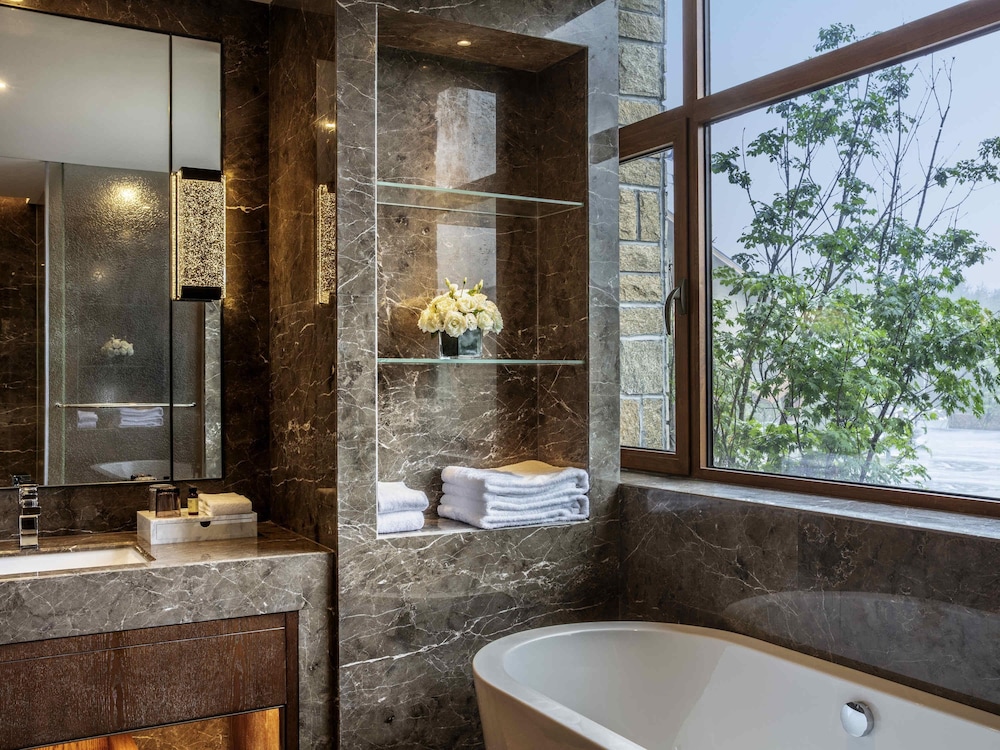 Pullman Changbaishan Resort 50/50
