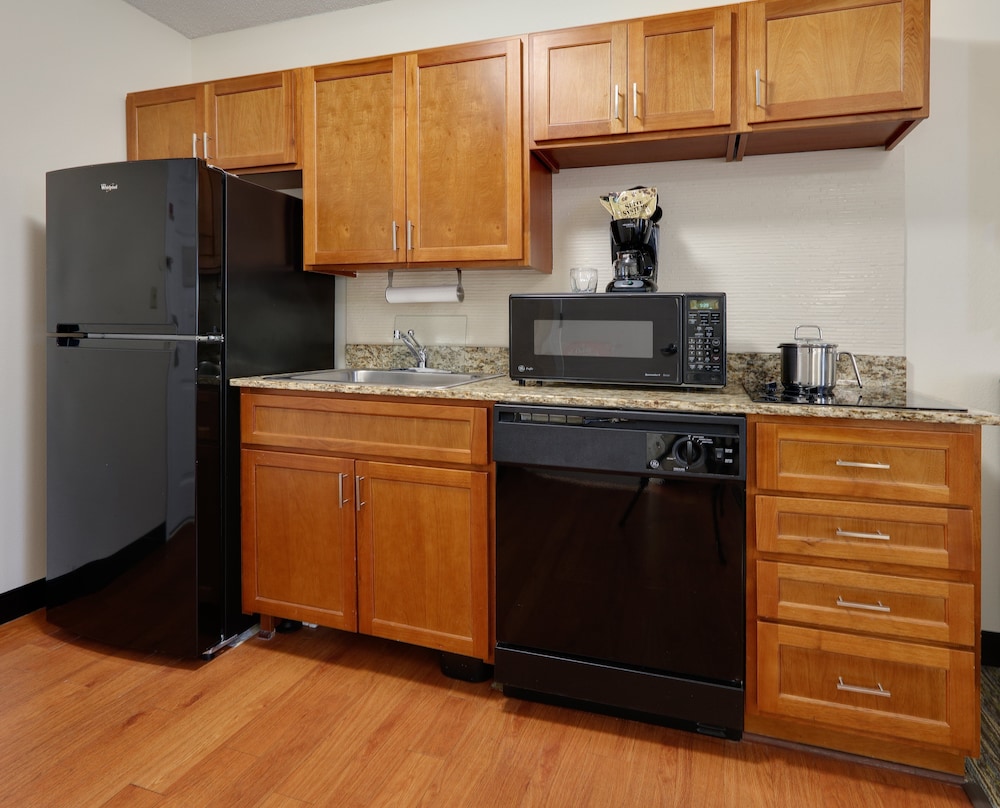 Candlewood Suites Salina 6/49