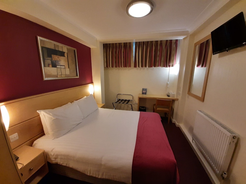 Americana Hotel 21/60