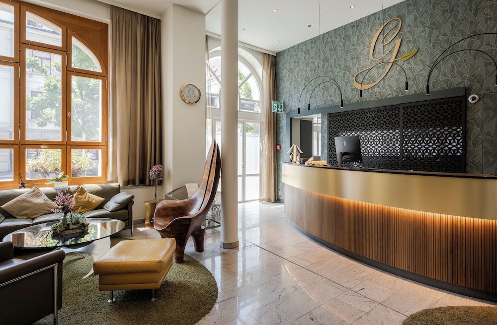 Gaia Hotel 9/75