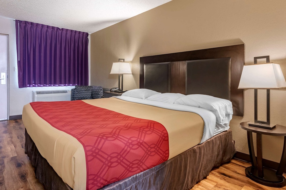 Room at Econo Lodge Sebring, AVON PARK - FL