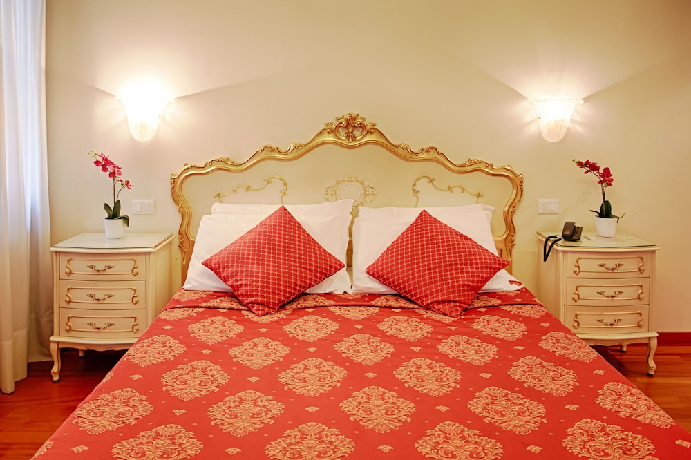 San Luca Hotel 7/55