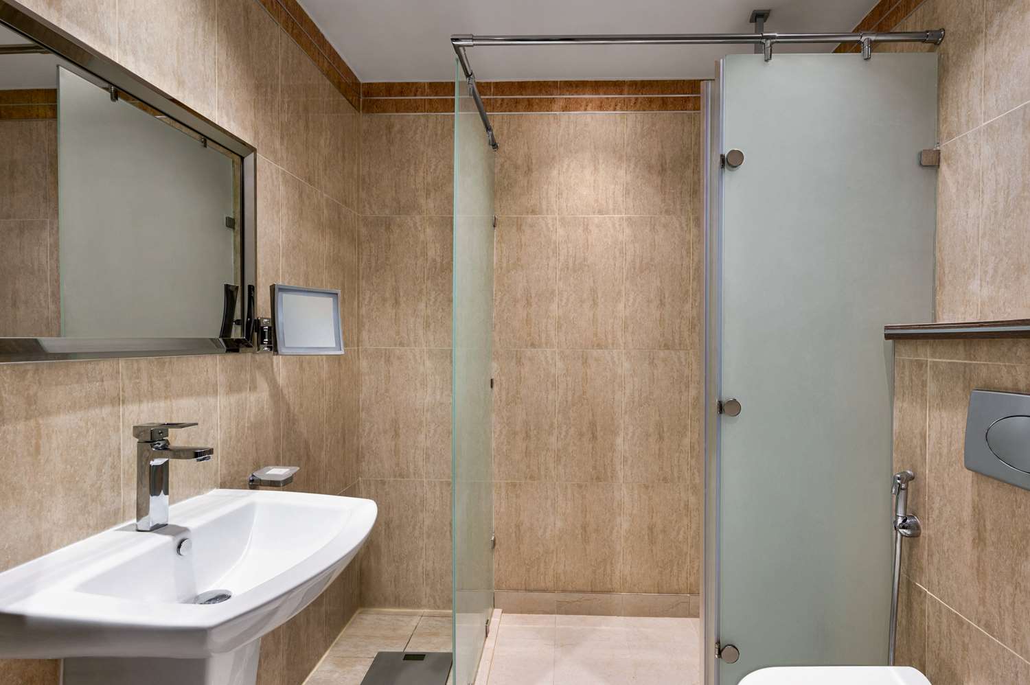 Wyndham Doha West Bay 60/62