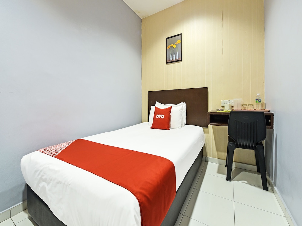 Hotel O M Three Hotel 33/55
